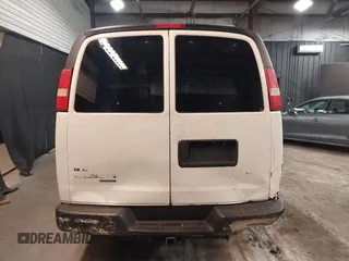 2012 Chevrolet Express Passenger LS z VIN 1GAWGPFGXC1114016, wystawiony jako IAAI lot #41514481 z przebiegiem 294 040 mil mil oraz . Historia ofert i sprzedaży dostępna na DreamBid. Obrazek 16.