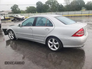 2004 Mercedes-Benz C 320 with VIN WDBRF64J64F511595, listed as a Copart auction lot 62996795 with 113,901 mi miles and Salvage title. Bid and sale history available at DreamBid. Image 2.