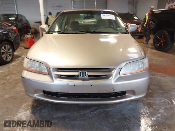 2000 Honda Accord SE с VIN 1HGCG5673YA051154, выставлен на аукционе IAAI как лот 41382000 с пробегом 272 554 миль миль и . История ставок и продаж доступна на DreamBid. Изображение 13.