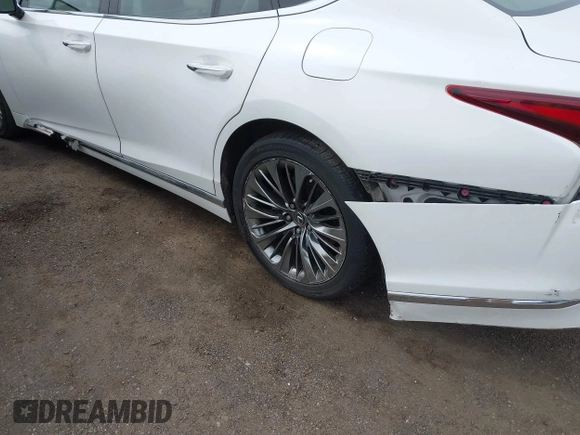 2018 Lexus LS with VIN JTHC51FF2J5002867, listed as a IAAI auction lot 41901468 with 102,602 mi miles. Bid and sale history available at carsss.com. Image 19.
