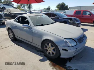 2001 Mercedes-Benz SLK-Class Kompressor with VIN WDBKK49F61F187940, listed as a Copart auction lot 76110434 with 95,053 mi miles and Clean Title. Bid and sale history available at carsss.com. Image 4.