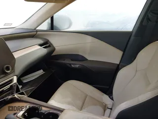 2023 Lexus RX 350 z VIN JTJCHMAA0P2005263, wystawiony jako IAAI lot #40102658 z przebiegiem Nie podano mil oraz . Historia ofert i sprzedaży dostępna na DreamBid. Obrazek 5.