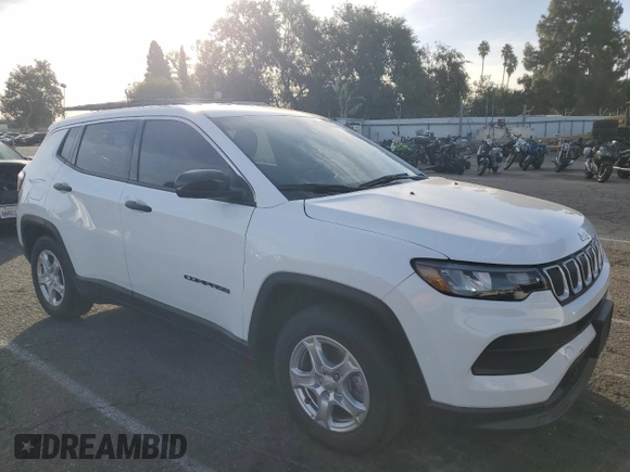 2022 Jeep Compass Sport with VIN 3C4NJCAB3NT164244, listed as a Copart auction lot 79576414 with 41,372 mi miles and Salvage Title. Bid and sale history available at carsss.com. Image 4.