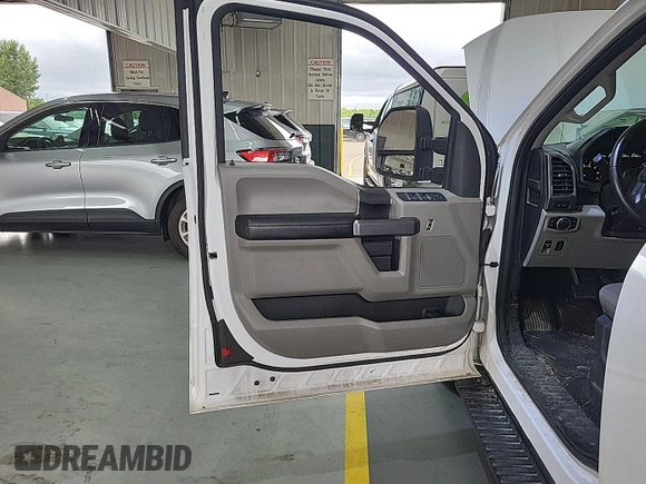 2019 Ford F-150 XL with VIN 1FTEX1C48KKE10543, listed as a IAAI auction lot 42859326 with 81,239 mi miles and . Bid and sale history available at DreamBid. Image 4.