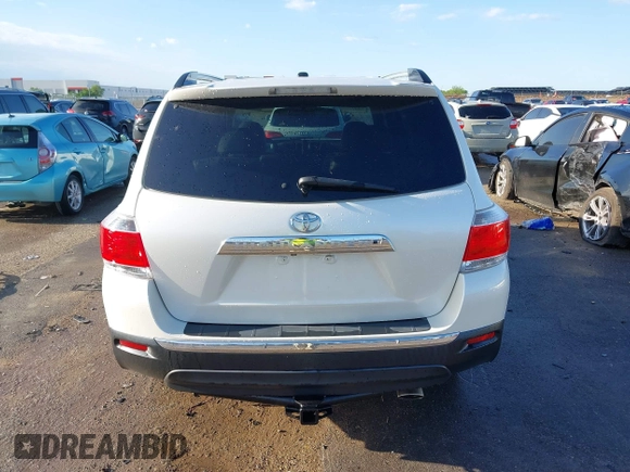 2012 Toyota Highlander Limited z VIN 5TDYK3EH4CS055758, wystawiony jako IAAI lot #42087650 z przebiegiem 108 221 mil mil oraz . Historia ofert i sprzedaży dostępna na DreamBid. Obrazek 17.