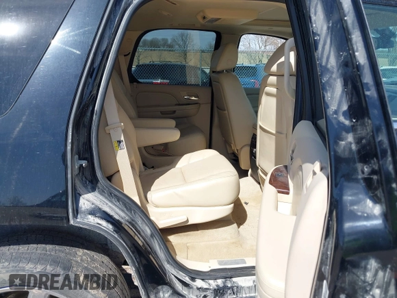 2007 Cadillac Escalade with VIN 1GYFK63887R175010, listed as a IAAI auction lot 41892482 with 121,231 mi miles. Bid and sale history available at carsss.com. Image 8.