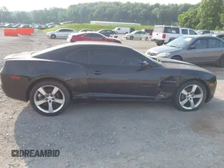 2011 Chevrolet Camaro 2LS z VIN 2G1FA1ED2B9135538, wystawiony jako IAAI lot #42294991 z przebiegiem 173 126 mil mil oraz . Historia ofert i sprzedaży dostępna na DreamBid. Obrazek 13.