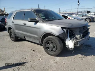 2016 Ford Police Interceptor Utility z VIN 1FM5K8AR6GGB81663, wystawiony jako Copart lot #59383555 z przebiegiem Nie podano mil oraz Czysty tytuł • Clean title. Historia ofert i sprzedaży dostępna na DreamBid. Obrazek 4.