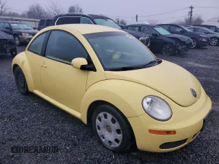 2010 Volkswagen New Beetle Coupe with VIN 3VWPG3AG9AM010836, listed as a Copart auction lot 84252304 with 79,692 mi miles and Clean Title. Bid and sale history available at carsss.com. Image 4.
