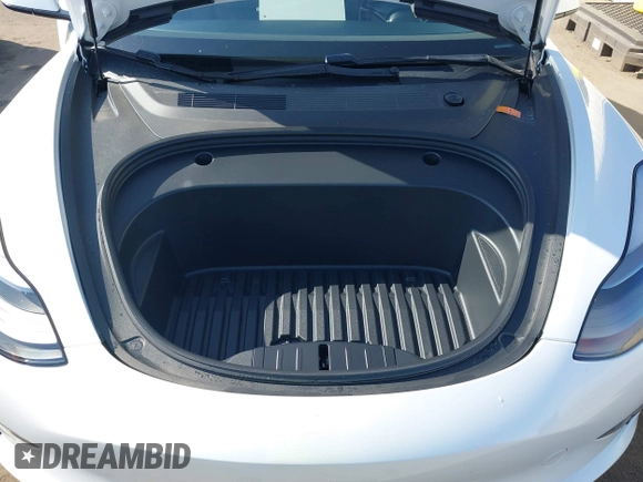 2021 Tesla Model 3 Long Range z VIN 5YJ3E1EB9MF006966, wystawiony jako IAAI lot #41976745 z przebiegiem 37 651 mil mil oraz . Historia ofert i sprzedaży dostępna na DreamBid. Obrazek 10.