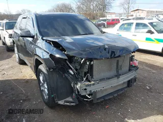 2020 Chevrolet Traverse LS with VIN 1GNEVFKW3LJ142005, listed as a IAAI auction lot 41668021 with 30,903 mi miles. Bid and sale history available at carsss.com. Image 13.