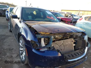 2017 Chrysler 300 Limited with VIN 2C3CCAAG0HH603628, listed as a IAAI auction lot 41333198 with 85,912 mi miles. Bid and sale history available at carsss.com. Image 13.