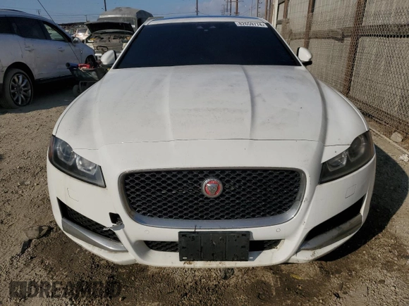 2016 Jaguar XF 35t Prestige with VIN SAJBE4BV5GCY14312, listed as a Copart auction lot 82659774 with 0 mi miles and Clean Title. Bid and sale history available at carsss.com. Image 5.