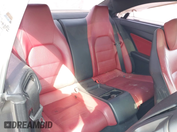 2014 Mercedes-Benz E 350 z VIN WDDKJ5KB1EF228682, wystawiony jako IAAI lot #42277442 z przebiegiem 120 511 mil mil oraz . Historia ofert i sprzedaży dostępna na DreamBid. Obrazek 8.
