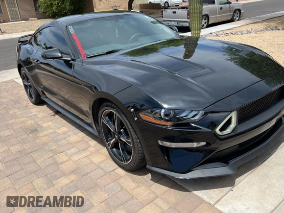 2019 Ford Mustang GT z VIN 1FA6P8CF5K5204048, wystawiony jako Copart lot #58845815 z przebiegiem 47 852 mil mil oraz Tytuł czysty. Historia ofert i sprzedaży dostępna na DreamBid. Obrazek 1.