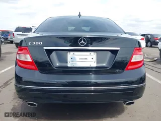 2009 Mercedes-Benz C-Class 3.0L Sport with VIN WDDGF54X29R052892, listed as a IAAI auction lot 41806036 with 91,563 mi miles. Bid and sale history available at carsss.com. Image 17.