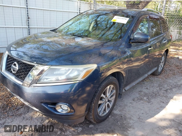2013 Nissan Pathfinder SV with VIN 5N1AR2MM5DC626081, listed as a IAAI auction lot 41977979 with 140,933 mi miles. Bid and sale history available at carsss.com. Image 2.