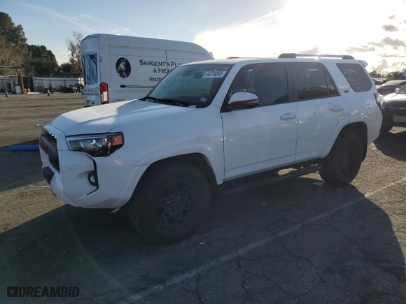 2022 Toyota 4Runner SR5 Premium with VIN JTENU5JRXN6059707, listed as a Copart auction lot 44274095 with 21,404 mi miles and Salvage Title. Bid and sale history available at carsss.com. Image 1.
