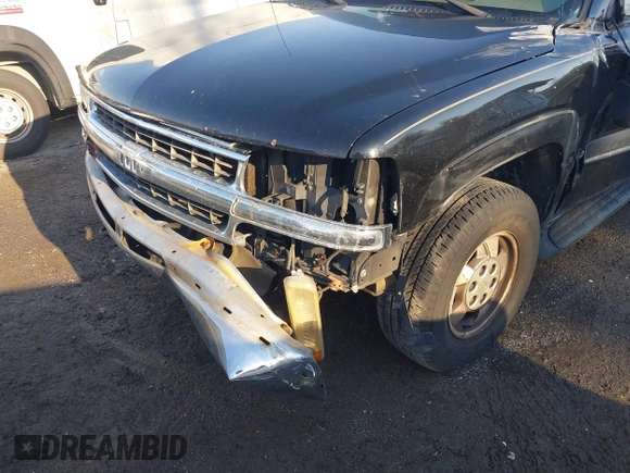 2002 Chevrolet Suburban Z71 with VIN 3GNFK16Z42G199561, listed as a IAAI auction lot 41442707 with 229,823 mi miles. Bid and sale history available at carsss.com. Image 6.