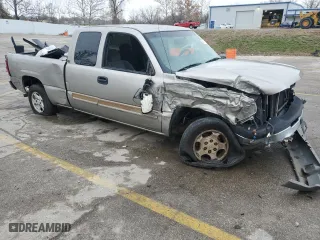 2003 Chevrolet Silverado 1500 LS with VIN 2GCEC19XX31184925, listed as a Copart auction lot 80311164 with 145,020 mi miles and Salvage Title. Bid and sale history available at carsss.com. Image 4.