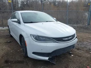 2016 Chrysler 200 Touring z VIN 1C3CCCFB9GN186217, wystawiony jako IAAI lot #41467017 z przebiegiem 107 997 mil mil oraz . Historia ofert i sprzedaży dostępna na DreamBid. Obrazek 1.