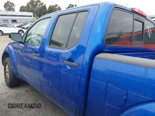 2015 Nissan Frontier SV z VIN 1N6AD0FRXFN758919, wystawiony jako IAAI lot #41909985 z przebiegiem 153 001 mil mil oraz . Historia ofert i sprzedaży dostępna na DreamBid. Obrazek 15.