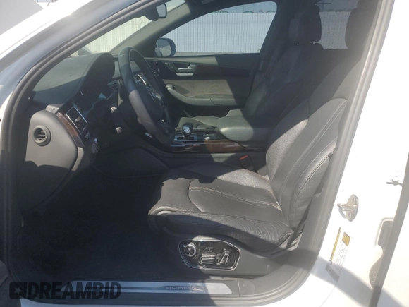2018 Audi A8 z VIN WAU44AFD5JN000311, wystawiony jako Copart lot #72820344 z przebiegiem 70 140 mil mil oraz Szkoda całkowita • Salvage title. Historia ofert i sprzedaży dostępna na DreamBid. Obrazek 7.