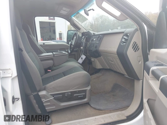 2010 Ford Super Duty F-250 SRW XL with VIN 1FTSW2BY2AEA60565, listed as a IAAI auction lot 41714262 with 177,014 mi miles. Bid and sale history available at carsss.com. Image 5.