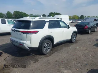 2024 Nissan Pathfinder SL z VIN 5N1DR3CC0RC232524, wystawiony jako IAAI lot #42040031 z przebiegiem 20 241 mil mil oraz . Historia ofert i sprzedaży dostępna na DreamBid. Obrazek 4.
