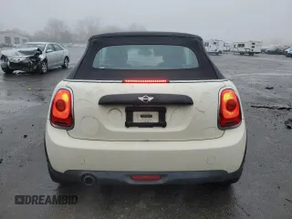 2017 MINI Convertible Cooper с VIN WMWWG5C39H3C99832, выставлен на аукционе Copart как лот 83254454 с пробегом 90 122 миль миль и Списание • Salvage title. История ставок и продаж доступна на DreamBid. Изображение 6.