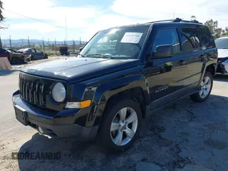2013 Jeep Patriot Latitude with VIN 1C4NJPFA5DD230031, listed as a IAAI auction lot 41641768 with 153,910 mi miles. Bid and sale history available at carsss.com. Image 17.