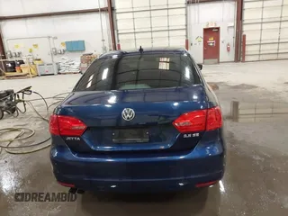 2011 Volkswagen Jetta SE z VIN 3VWDZ7AJ6BM105985, wystawiony jako IAAI lot #41818129 z przebiegiem 126 051 mil mil oraz . Historia ofert i sprzedaży dostępna na DreamBid. Obrazek 16.