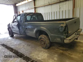 2001 Ford Super Duty F-250 XL with VIN 1FTNX21L81ED76472, listed as a Copart auction lot 46897535 with 124,250 mi miles and Salvage Title. Bid and sale history available at carsss.com. Image 2.