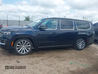 2023 Jeep Grand Wagoneer Series II z VIN 1C4SJSFP1PS529669, wystawiony jako IAAI lot #42771520 z przebiegiem 41 005 mil mil oraz . Historia ofert i sprzedaży dostępna na DreamBid. Obrazek 14.