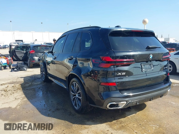 2025 BMW X5 sDrive40i with VIN 5UX13EU02S9Y55556, listed as a IAAI auction lot 41177621 with 272 mi miles. Bid and sale history available at carsss.com. Image 3.