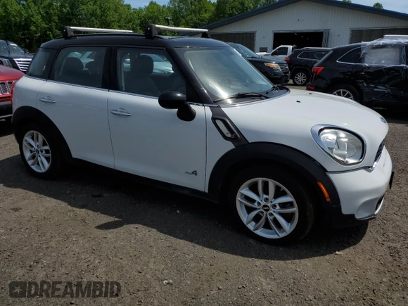 2014 MINI Countryman S z VIN WMWZC5C51EWP35221, wystawiony jako Copart lot #58718545 z przebiegiem 152 809 mil mil oraz Tytuł czysty. Historia ofert i sprzedaży dostępna na DreamBid. Obrazek 4.