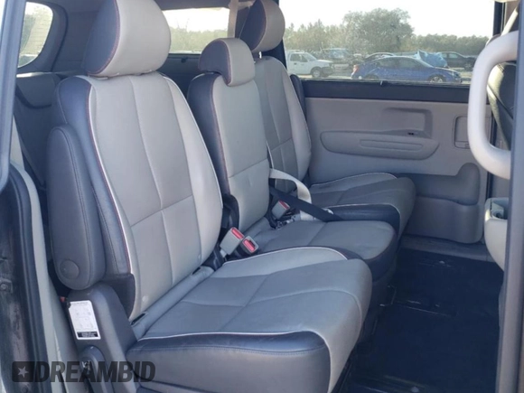 2018 Kia Sedona LX with VIN KNDMB5C17J6405820, listed as a Copart auction lot 88976525 with 110,658 mi miles and Non Repairable. Bid and sale history available at carsss.com. Image 11.