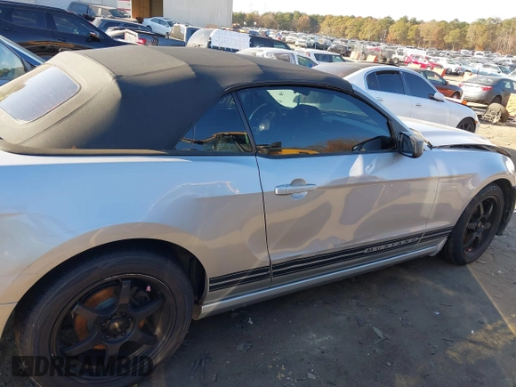 2013 Ford Mustang V6 with VIN 1ZVBP8EM0D5204477, listed as a IAAI auction lot 41009715 with 190,564 mi miles and . Bid and sale history available at DreamBid. Image 13.