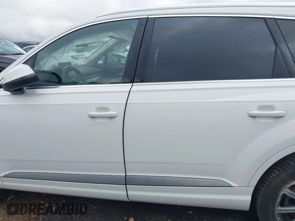 2019 Audi Q7 Premium Plus z VIN WA1LAAF71KD031123, wystawiony jako IAAI lot #41953574 z przebiegiem 48 999 mil mil oraz . Historia ofert i sprzedaży dostępna na DreamBid. Obrazek 15.