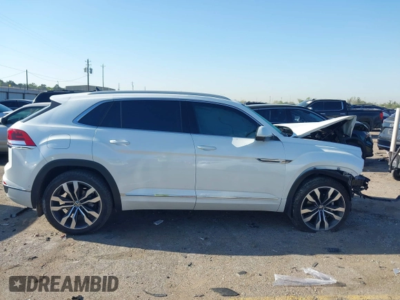 2022 Volkswagen Atlas SEL Premium R-Line with VIN 1V2FE2CA6NC220596, listed as a IAAI auction lot 41864407 with 13,120 mi miles and . Bid and sale history available at DreamBid. Image 13.