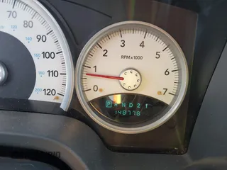 2007 Dodge Dakota SLT z VIN 1D7HW48JX7S166780, wystawiony jako IAAI lot #41375942 z przebiegiem 148 778 mil mil oraz . Historia ofert i sprzedaży dostępna na DreamBid. Obrazek 7.