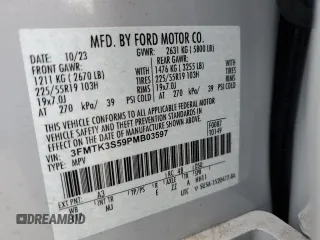 2023 Ford Mustang Mach-E Premium z VIN 3FMTK3S59PMB03597, wystawiony jako Copart lot #56572285 z przebiegiem 4511 mil mil oraz Tytuł czysty. Historia ofert i sprzedaży dostępna na DreamBid. Obrazek 13.