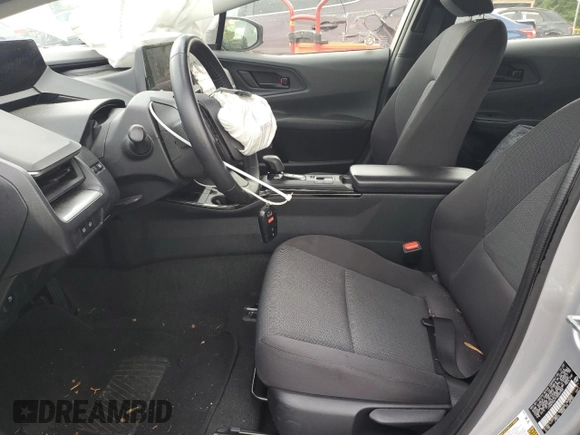 2023 Toyota Prius LE z VIN JTDACAAU1P3000455, wystawiony jako Copart lot #58039065 z przebiegiem 30 001 mil mil oraz Nie do naprawy • Non repairable. Historia ofert i sprzedaży dostępna na DreamBid. Obrazek 7.