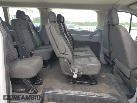2016 Ford Transit XL z VIN 1FBZX2ZM7GKB08283, wystawiony jako Copart lot #58227425 z przebiegiem 66 586 mil mil oraz Czysty tytuł • Clean title. Historia ofert i sprzedaży dostępna na DreamBid. Obrazek 11.