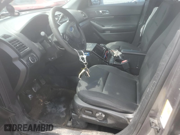 2017 Ford Police Interceptor Utility с VIN 1FM5K8AR0HGC26145, выставлен на аукционе Copart как лот 61004535 с пробегом 70 180 миль миль и Списание • Salvage title. История ставок и продаж доступна на DreamBid. Изображение 7.