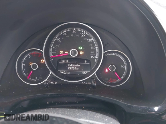 2018 Volkswagen Beetle S z VIN 3VWFD7AT4JM701569, wystawiony jako IAAI lot #41106340 z przebiegiem 78 754 mil mil oraz . Historia ofert i sprzedaży dostępna na DreamBid. Obrazek 7.