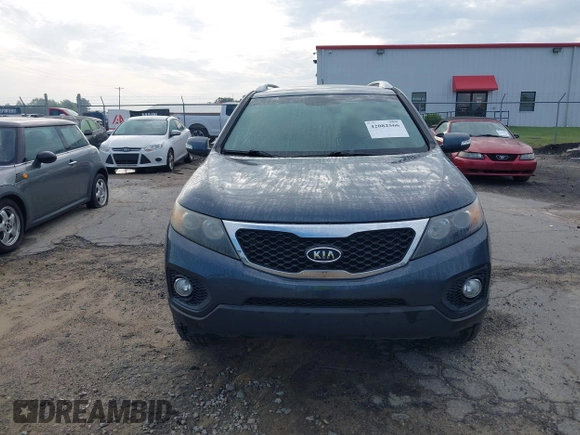 2012 Kia Sorento LX with VIN 5XYKT4A68CG197508, listed as a IAAI auction lot 42082566 with 195,862 mi miles. Bid and sale history available at carsss.com. Image 15.