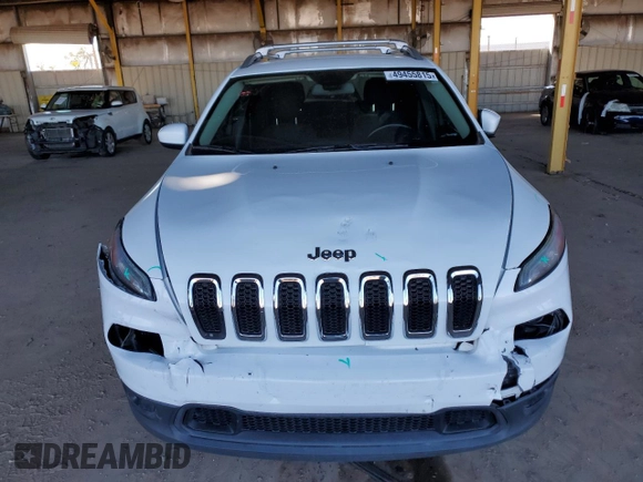2017 Jeep Cherokee Latitude with VIN 1C4PJLCB7HW619410, listed as a Copart auction lot 49455815 with 142,214 mi miles and Salvage Title. Bid and sale history available at carsss.com. Image 5.