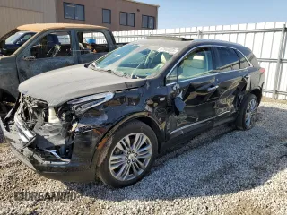2017 Cadillac XT5 Premium Luxury AWD z VIN 1GYKNERS7HZ111416, wystawiony jako Copart lot #47649025 z przebiegiem Nie podano mil oraz Szkody całkowita. Historia ofert i sprzedaży dostępna na DreamBid. Obrazek 1.