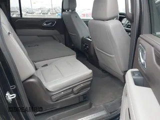 2024 Chevrolet Suburban LT z VIN 1GNSKCKD1RR242476, wystawiony jako IAAI lot #41577855 z przebiegiem 24 285 mil mil oraz . Historia ofert i sprzedaży dostępna na DreamBid. Obrazek 8.